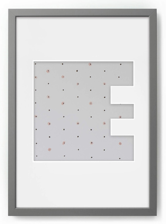 Ramka na zdjęcia LITERKA "E" 21x30 cm szara z białym z passe partout