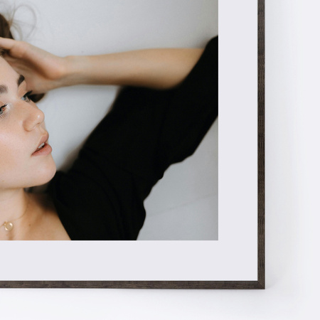 Ramka na zdjęcia drewniana FIT 3 w kolorze brązowym 50x70 cm