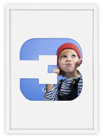 Ramka na zdjęcia CYFERKA "3" 21x30 cm biała z białym passe partout