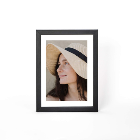 Czarna ramka drewniana PINIA 2 13x18 cm