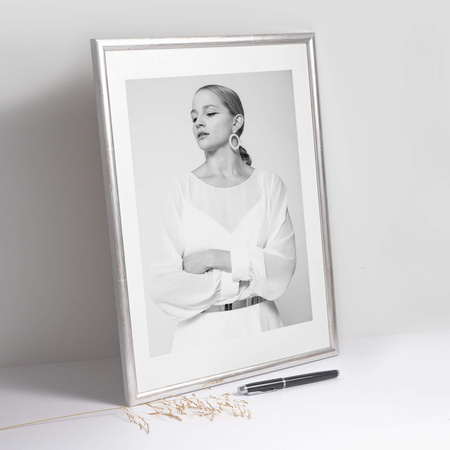 Srebrna ramka drewniana na zdjęcia EKO S2 25x38 cm