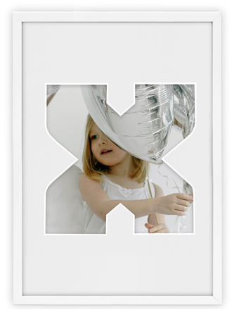 Ramka na zdjęcia LITERKA "X" 21x30 cm biała z białym passe partout
