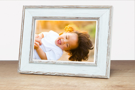 Ramka drewniana na zdjęcia DRL U 1 28x35 cm