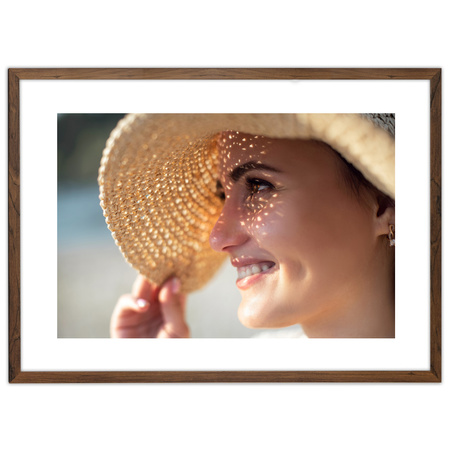 Brązowa ramka na zdjęcia HEN 4 50x70 cm