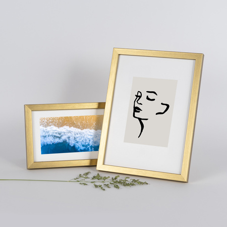 Złota ramka drewniana na zdjęcia PINIA Z 15x21 cm