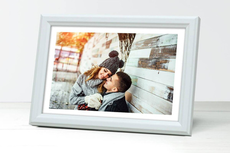 Biała ramka drewniana na zdjęcia DRWA 1 10x15 cm