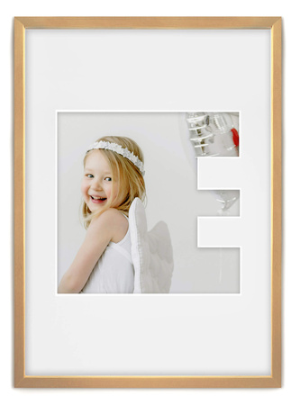 Ramka na zdjęcia LITERKA "E" 21x30 cm jasne drewno z białym passe partout