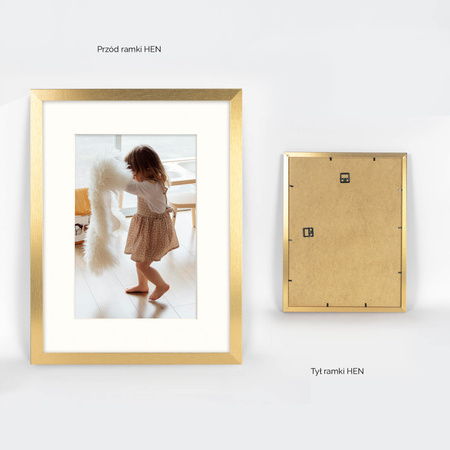 Złota ramka na zdjęcia HEN PASS Z 30x40 cm z passe partout (21x30 cm)