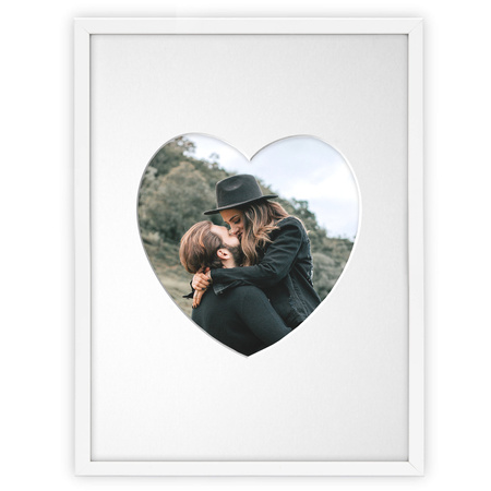 Ramka SERCE 30x40 cm w kolorze białym z białym passe partout
