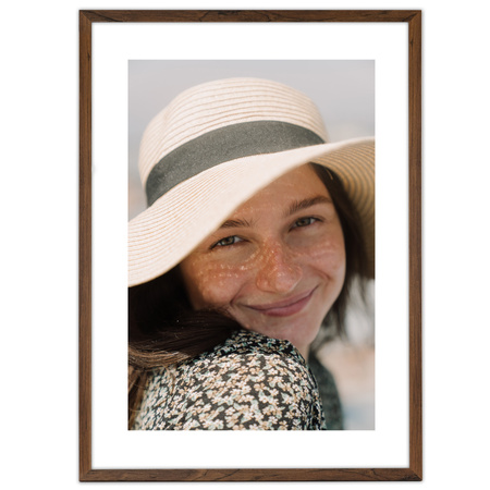 Brązowa ramka na zdjęcia HEN 4 50x70 cm