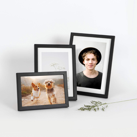 Czarna ramka drewniana PINIA 2 15x21 cm