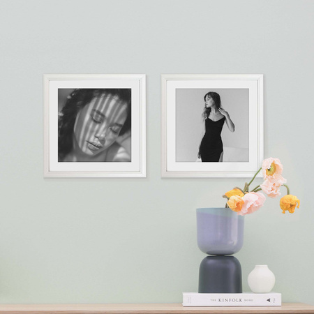 Biała ramka drewniana na zdjęcia DRWA 1 20x20 cm