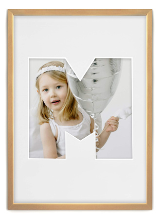 Ramka na zdjęcia LITERKA "M" 21x30 cm jasne drewno z białym passe partout