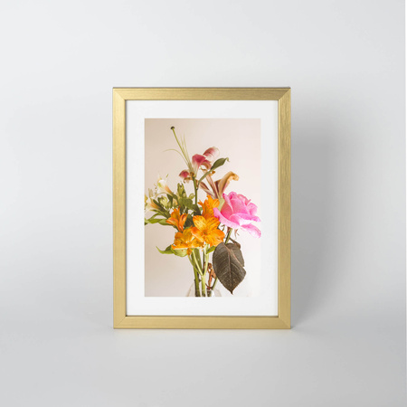 Złota ramka drewniana na zdjęcia PINIA Z 15x21 cm