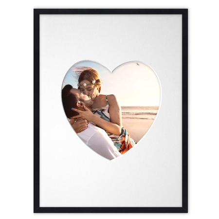 Ramka SERCE 30x40 cm w kolorze czarnym z białym passe partout