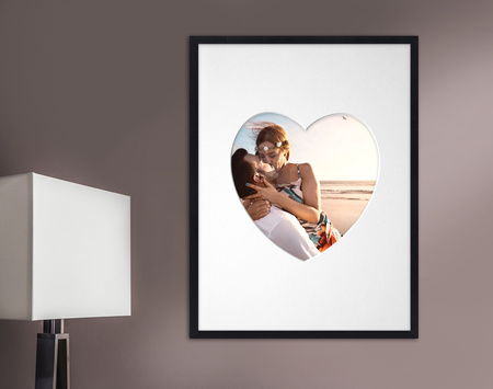 Ramka SERCE 30x40 cm w kolorze czarnym z białym passe partout