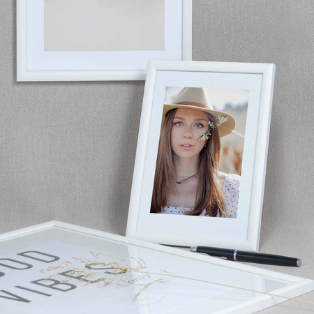 Biała ramka drewniana na zdjęcia EKO 1 6x9 cm