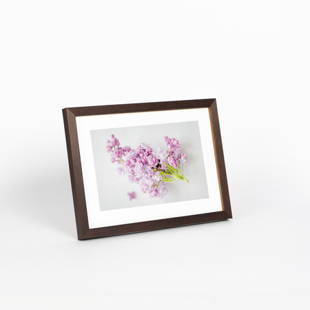 Ciemnobrązowa ramka drewniana na zdjęcia PINIA 4 15x21 cm