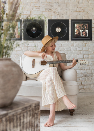 Czarna ramka na okładkę płyty winylowej o rozmiarze 40x40 cm