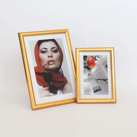 Złota ramka drewniana na zdjęcia DRWA FZ 9x13 cm