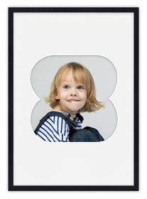 Ramka na zdjęcia CYFERKA "8" 21x30 cm czarna z białym passe partout