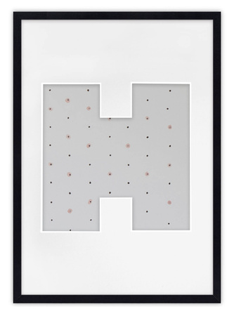 Ramka na zdjęcia LITERKA "H" 21x30 cm czarna z białym passe partout