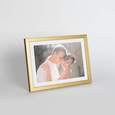 Złota ramka drewniana na zdjęcia PINIA Z 15x21 cm