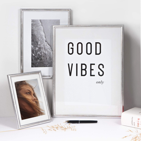 Srebrna ramka drewniana na zdjęcia EKO S2 25x38 cm