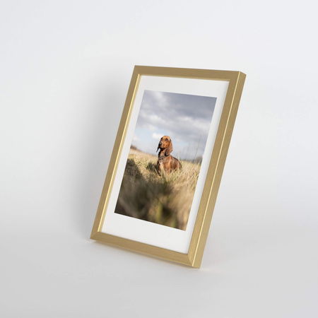 Złota ramka drewniana na zdjęcia PINIA Z 15x21 cm