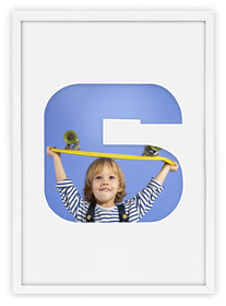 Ramka na zdjęcia CYFERKA "6" 21x30 cm biała z białym passe partout