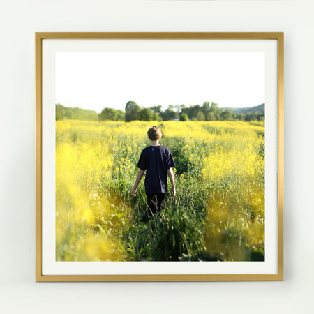 Złota kwadratowa ramka na zdjęcie KEA Z 50x50 cm