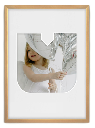 Ramka na zdjęcia LITERKA "U" 21x30 cm jasne drewno z białym passe partout