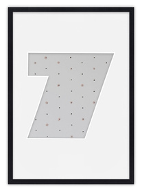 Ramka na zdjęcia CYFERKA "7" 21x30 cm czarna z białym passe partout