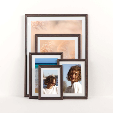 Ciemnobrązowa ramka drewniana DRWA 44 21x30 cm