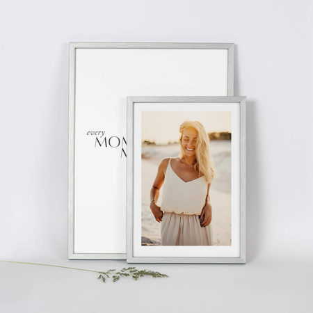 Srebrna ramka drewniana na zdjęcia PINIA S 21x30 cm