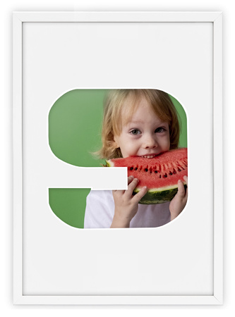 Ramka na zdjęcia CYFERKA "9" 21x30 cm biała z białym passe partout