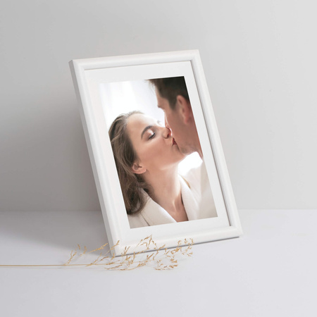 Biała ramka drewniana na zdjęcia EKO 1 13x18 cm