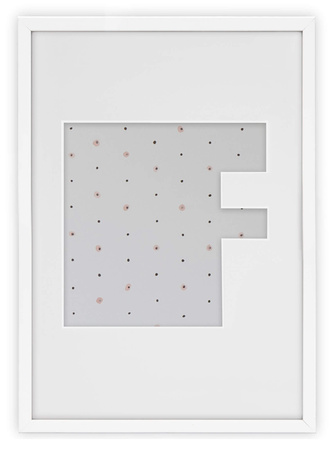 Ramka na zdjęcia LITERKA "F" biała. Ramka z passe partout o rozmiarze 21x30 cm