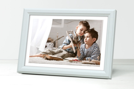 Biała ramka drewniana na zdjęcia DRWA 1 13x18 cm