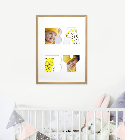 Ramka BABY 30x40 cm w kolorze jasnego drewna z białym passe partout