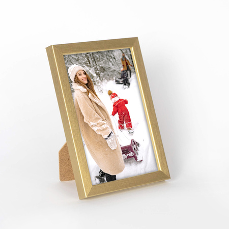 Złota ramka drewniana na zdjęcia PINIA Z 10x15 cm