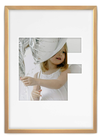 Ramka na zdjęcia LITERKA "F" jasne drewno. Ramka z passe partout o rozmiarze 21x30 cm