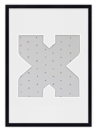Ramka na zdjęcia LITERKA "X" 21x30 cm czarna z białym passe partout