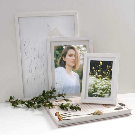 Biała ramka drewniana PINIA 1 30x40 cm