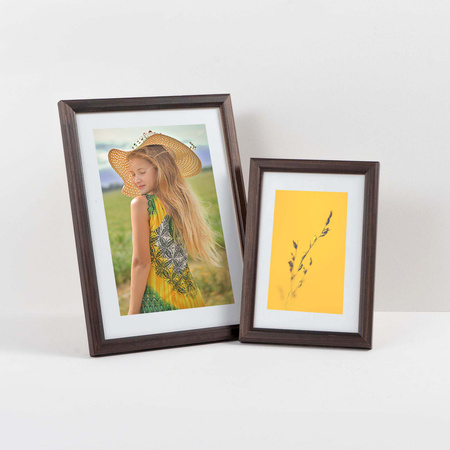 Ciemnobrązowa ramka drewniana DRWA 44 18x24 cm