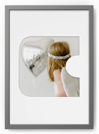 Ramka na zdjęcia LITERKA "C" 21x30 cm szara z białym z passe partout