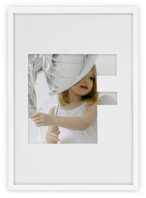 Ramka na zdjęcia LITERKA "F" biała. Ramka z passe partout o rozmiarze 21x30 cm