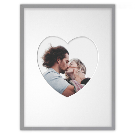 Ramka SERCE 30x40 cm w kolorze szarym z białym passe partout