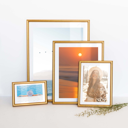 Ramka drewniana na zdjęcia DRWC F Z złota 13x18 cm