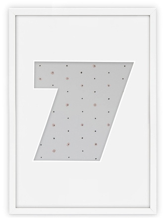 Ramka na zdjęcia CYFERKA "7" 21x30 cm biała z białym passe partout